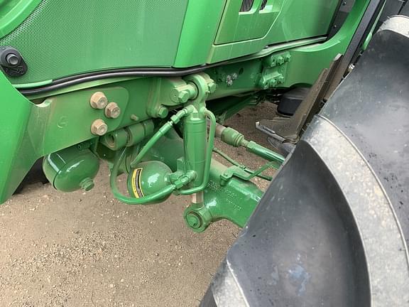 Image of John Deere 6R 230 equipment image 3