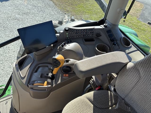 Image of John Deere 6R 155 equipment image 1
