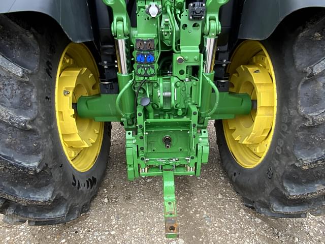 Image of John Deere 6155R equipment image 4