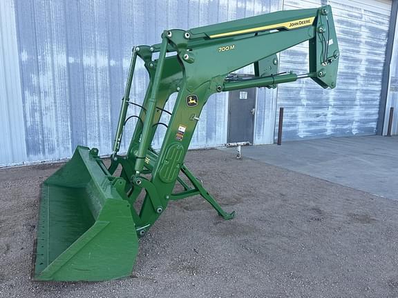 Image of John Deere 700M equipment image 1