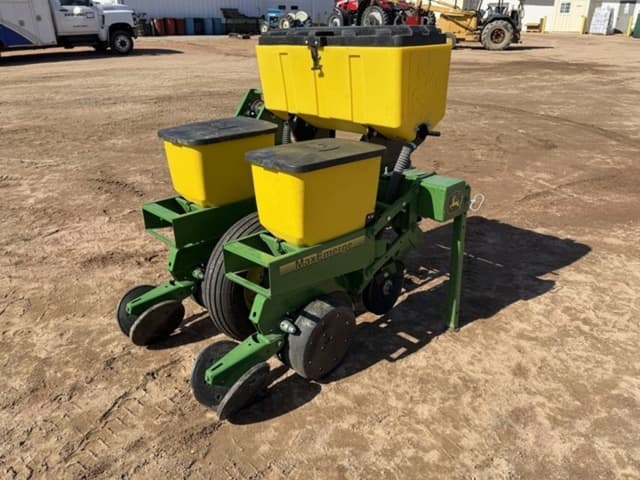 Image of John Deere 7100 equipment image 4