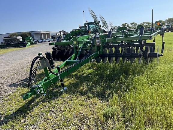 Image of John Deere 714 equipment image 4