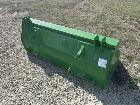 Image of John Deere Bucket equipment image 4
