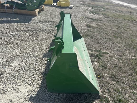 Image of John Deere Bucket equipment image 4