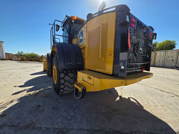 Image of John Deere 744P equipment image 3