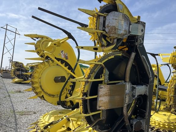 2024 John Deere 770 Equipment Image0