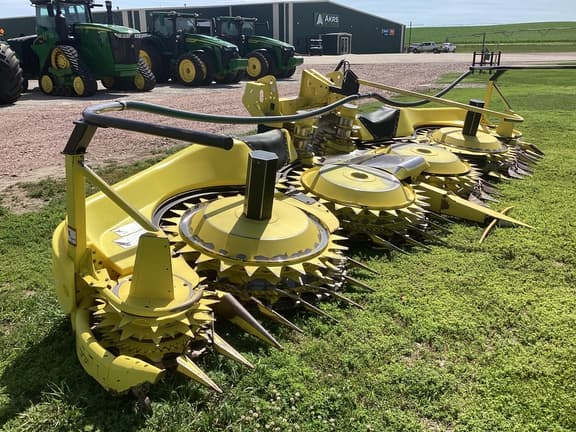 Image of John Deere 770 equipment image 2