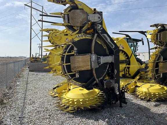 Image of John Deere 770 equipment image 2