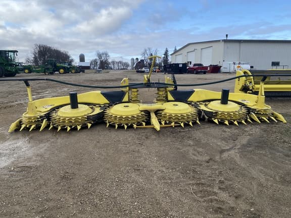 Image of John Deere 770 equipment image 2