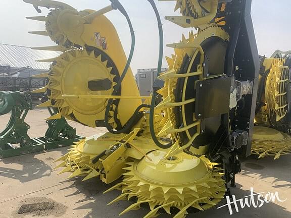 Image of John Deere 770 equipment image 1
