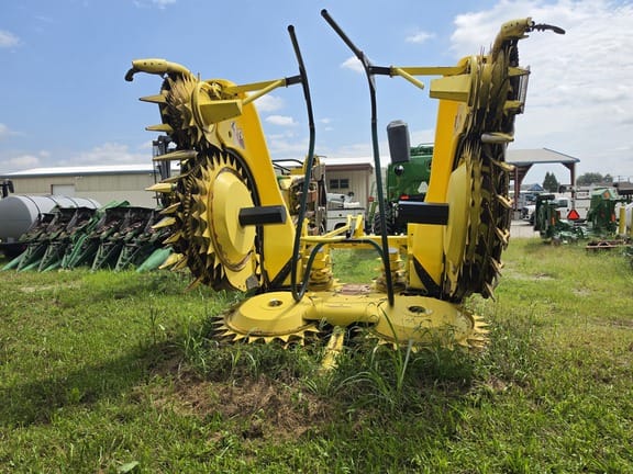 2024 John Deere 770 Equipment Image0