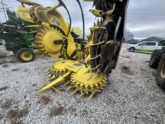 2024 John Deere 770 Equipment Image0