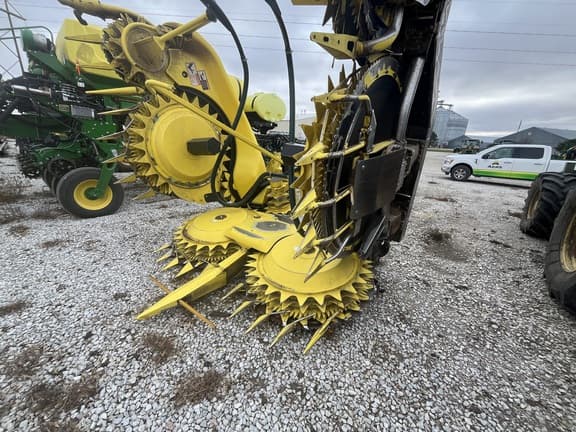 Image of John Deere 770 Image 0