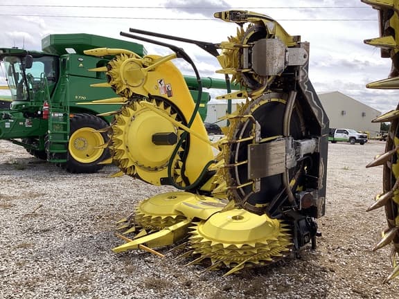 Image of John Deere 770 Primary image