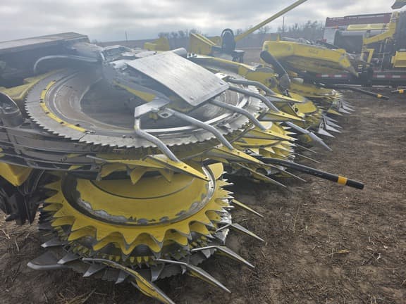 Image of John Deere 772 equipment image 1