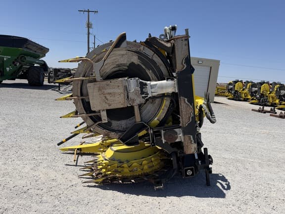 Image of John Deere 772 equipment image 1