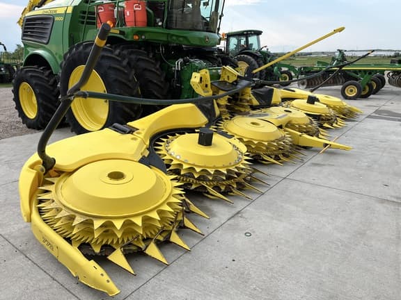 Image of John Deere 772 equipment image 1