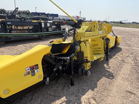 2024 John Deere 772 Equipment Image0