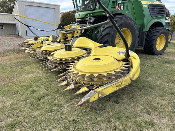 2024 John Deere 772 Equipment Image0