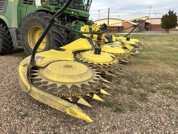 Image of John Deere 772 equipment image 1