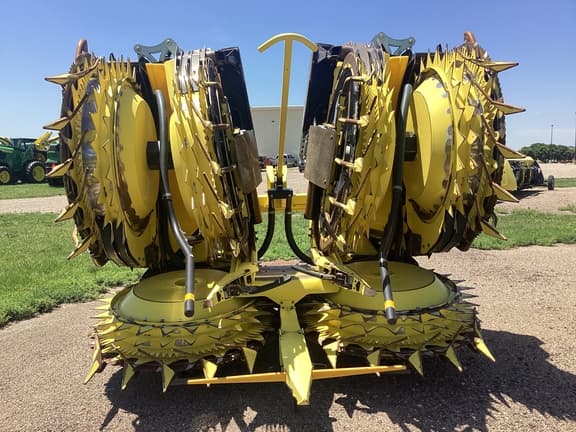 Image of John Deere 772 equipment image 1
