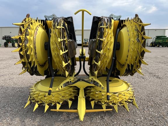 Image of John Deere 772 equipment image 1