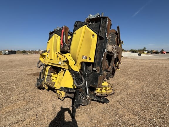 2024 John Deere 772 Equipment Image0