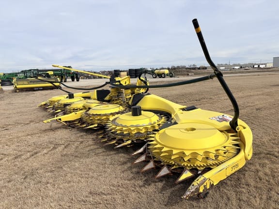 2024 John Deere 772 Equipment Image0