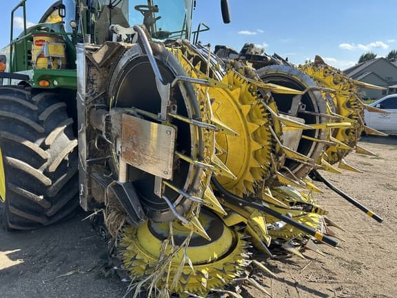 Image of John Deere 772 equipment image 4