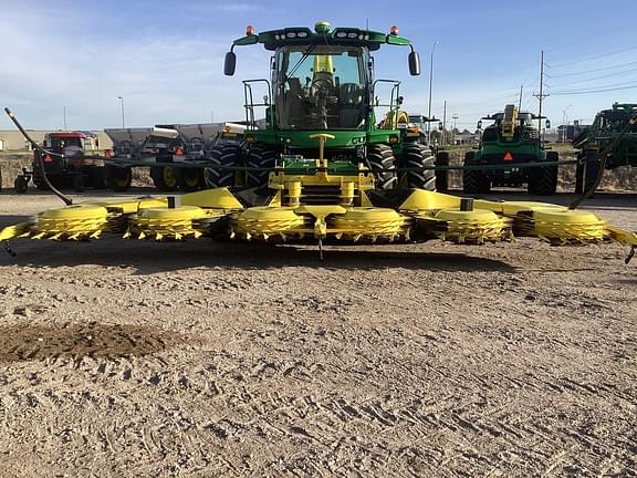 Image of John Deere 772 equipment image 1