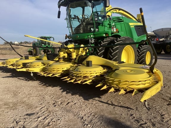 Main image John Deere 772