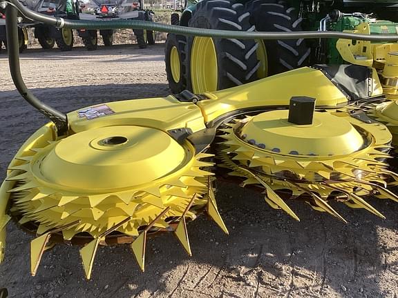 Image of John Deere 772 equipment image 4