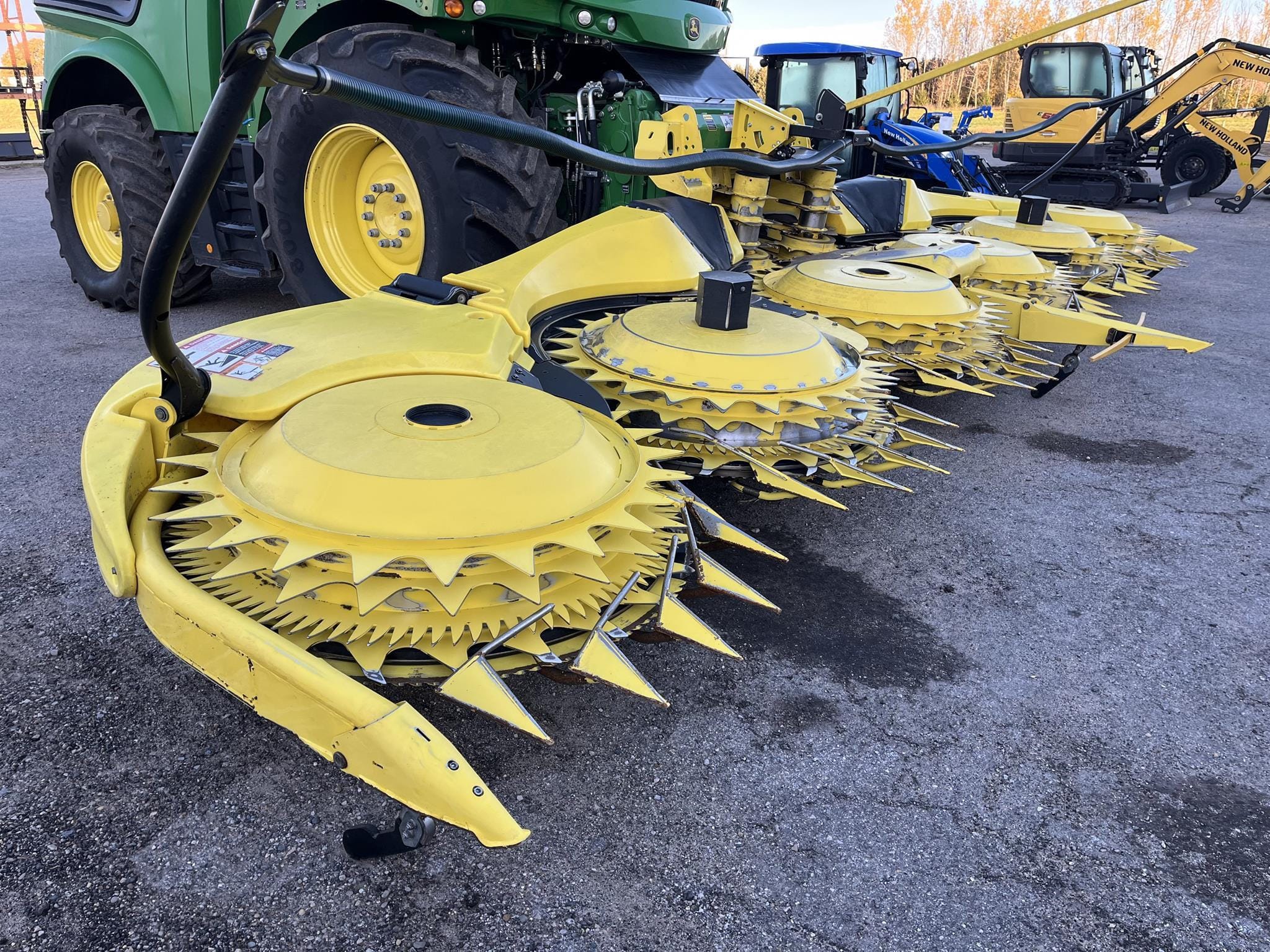 2024 John Deere 772 Equipment Image0