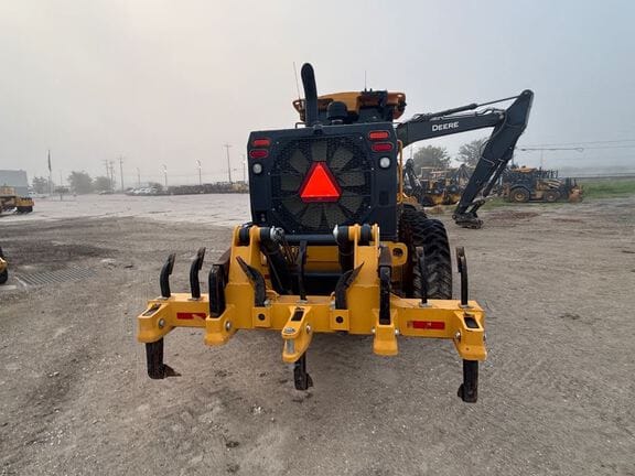 2024 John Deere 772G Equipment Image0