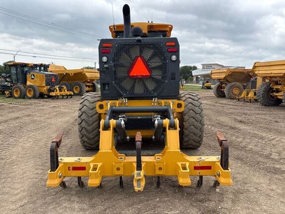 Image of John Deere 772G equipment image 3