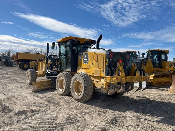 Image of John Deere 772G equipment image 2