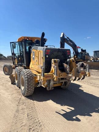Image of John Deere 772G equipment image 1