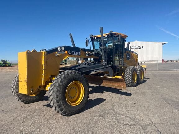 2024 John Deere 772G Equipment Image0