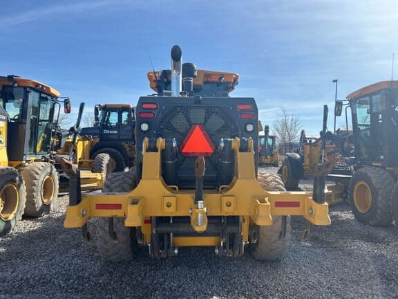 Image of John Deere 772G equipment image 3