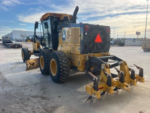 Image of John Deere 772G equipment image 2
