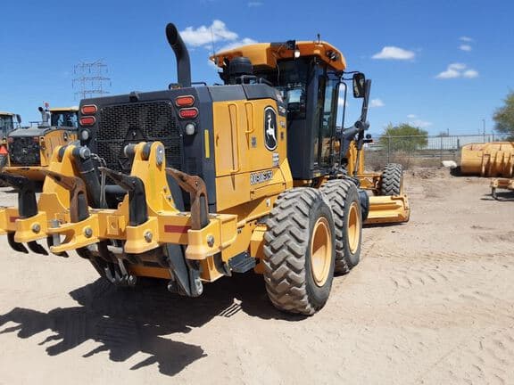 Image of John Deere 772G equipment image 3