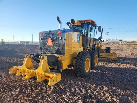 Image of John Deere 772G equipment image 4