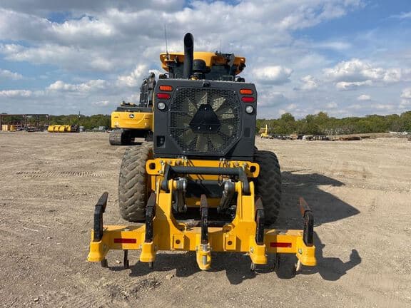 Image of John Deere 772G equipment image 3