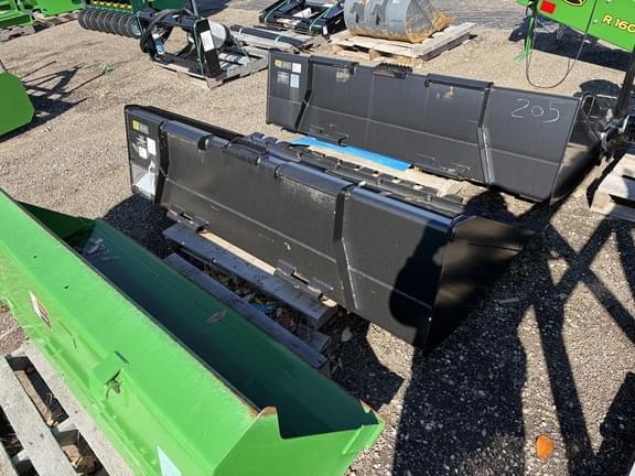 Image of John Deere Bucket equipment image 3