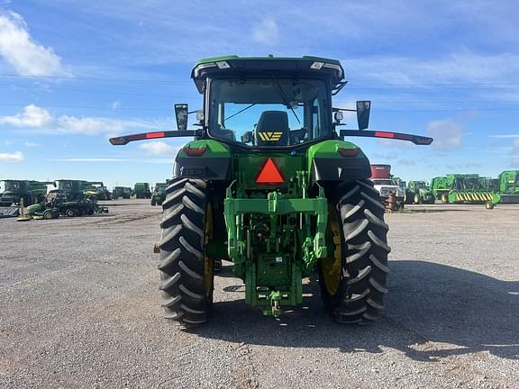 Image of John Deere 7R 210 equipment image 3