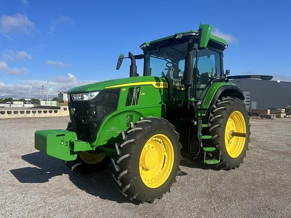 Image of John Deere 7R 210 Primary image