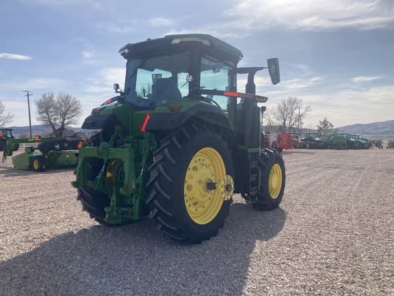 Image of John Deere 7R 210 equipment image 4