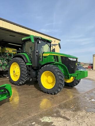 Image of John Deere 7R 210 equipment image 1