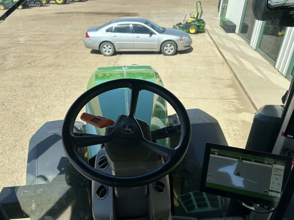 Image of John Deere 7R 210 equipment image 4