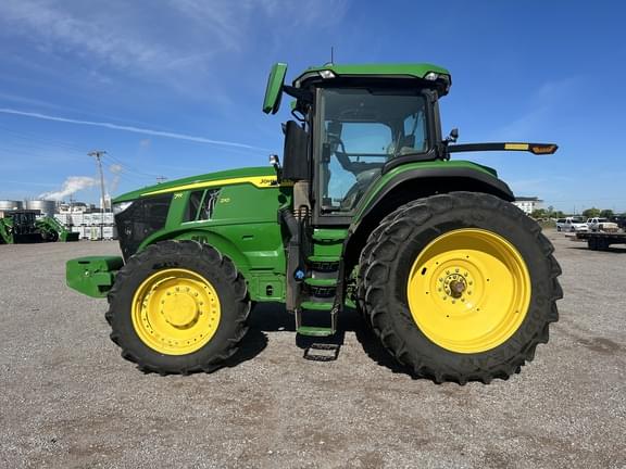 Image of John Deere 7R 210 equipment image 1